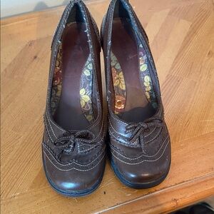 Mudd Brown Women's Heels with Bow Detail